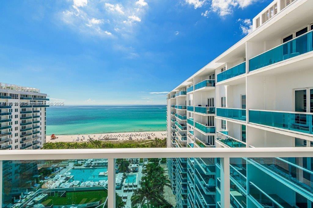 2301 Collins Ave 1624, Miami Beach, Miami-Dade County, Florida - 1 Bedrooms  
1 Bathrooms - 