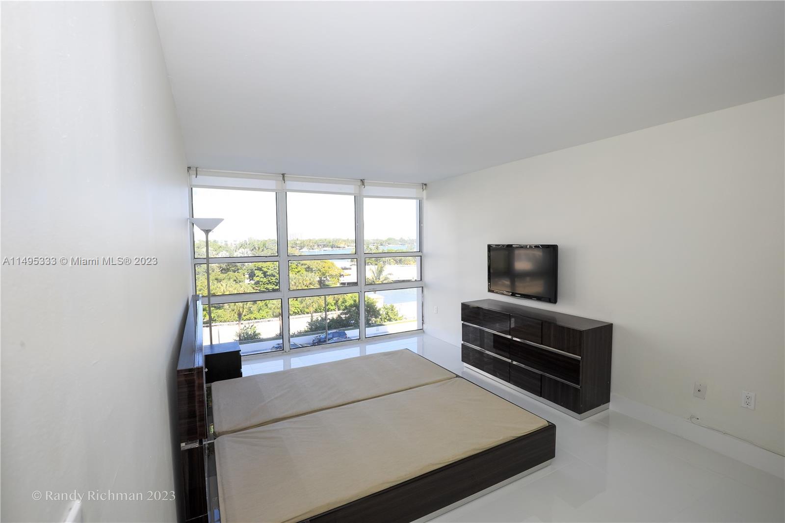 CHARTER CLUB CONDO - Residential Lease