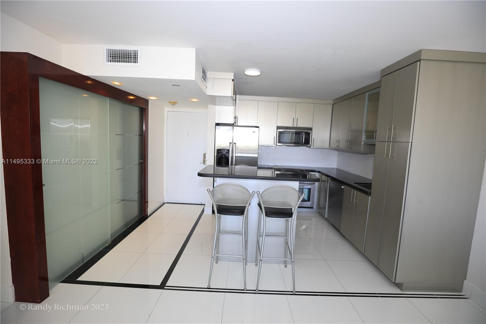 CHARTER CLUB CONDO - Residential Lease
