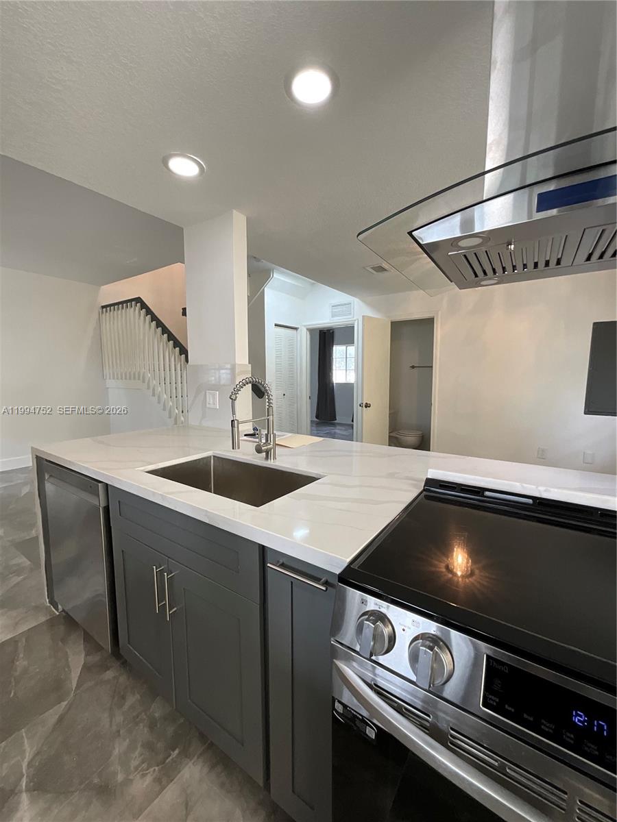 THE VILLAS OF ST AGNES CO - Residential Lease