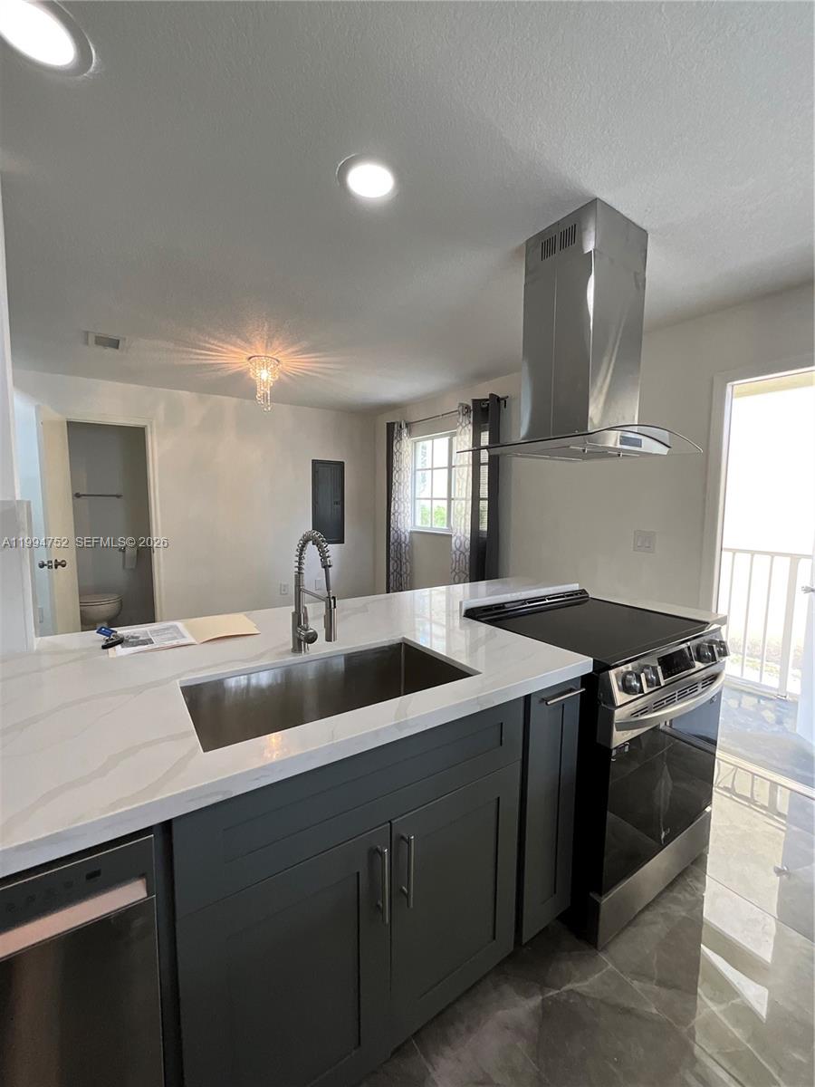 THE VILLAS OF ST AGNES CO - Residential Lease