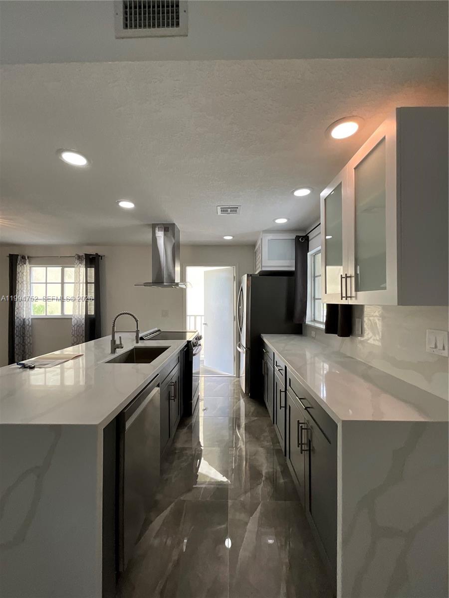 THE VILLAS OF ST AGNES CO - Residential Lease