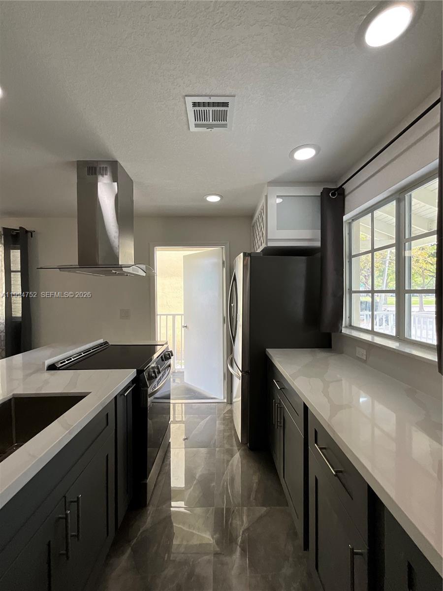 THE VILLAS OF ST AGNES CO - Residential Lease