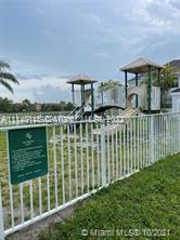 LE CLUB - Residential Lease