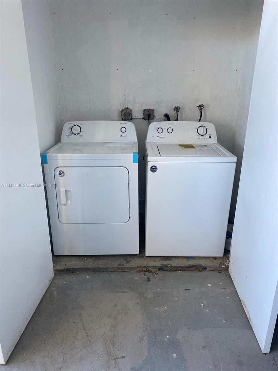 LE CLUB - Residential Lease