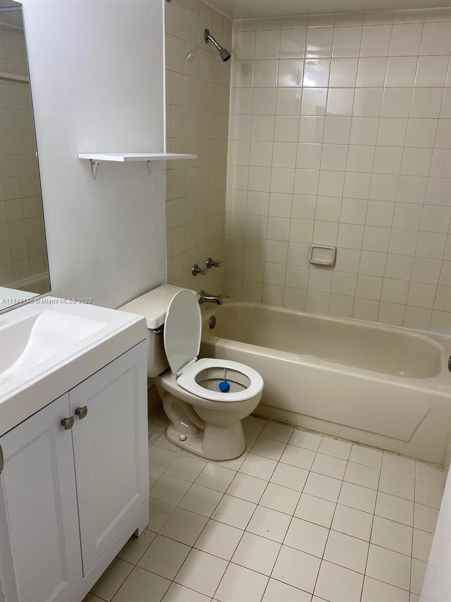 LE CLUB - Residential Lease