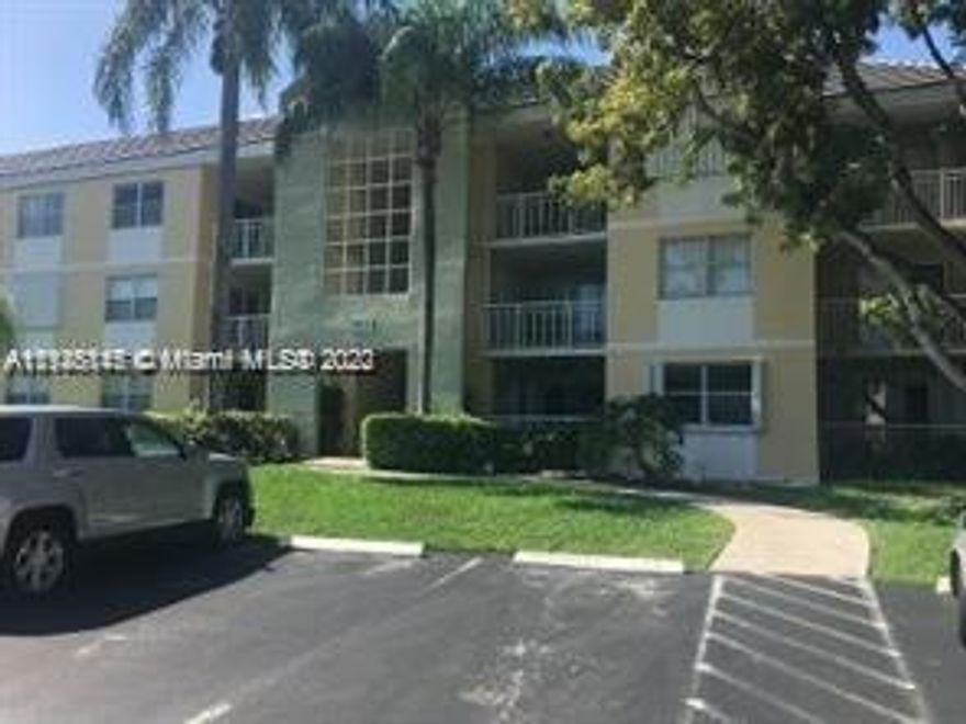 Le Club,!!one of the best complex in the area, 2 -bedroom 2 baths corner unit in a gated community with security guard 24/7 located in the Cutler Bay area, east of old Cutler Rd. close to Black Point Marina. Open and spacious layout, master bedroom with large walk-in closet, kitchen with renovate cabinets and granite countertops, washer & dryer inside, laminate floors and tile,  lots of natural light. Unit is conveniently located on 1st floor. Enjoy the community pool, spa, exercise room, tennis court, picnic area and those peaceful walks by the lake. Management  on site which facilitates the Tenant’s approval process. Located close to Turnpike, schools, dining, shopping, Black Point Marina . Please read brokers remark.