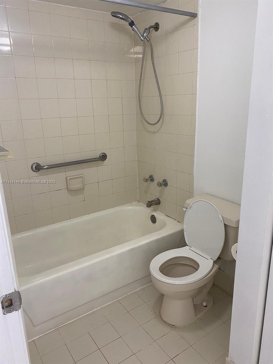 LE CLUB - Residential Lease