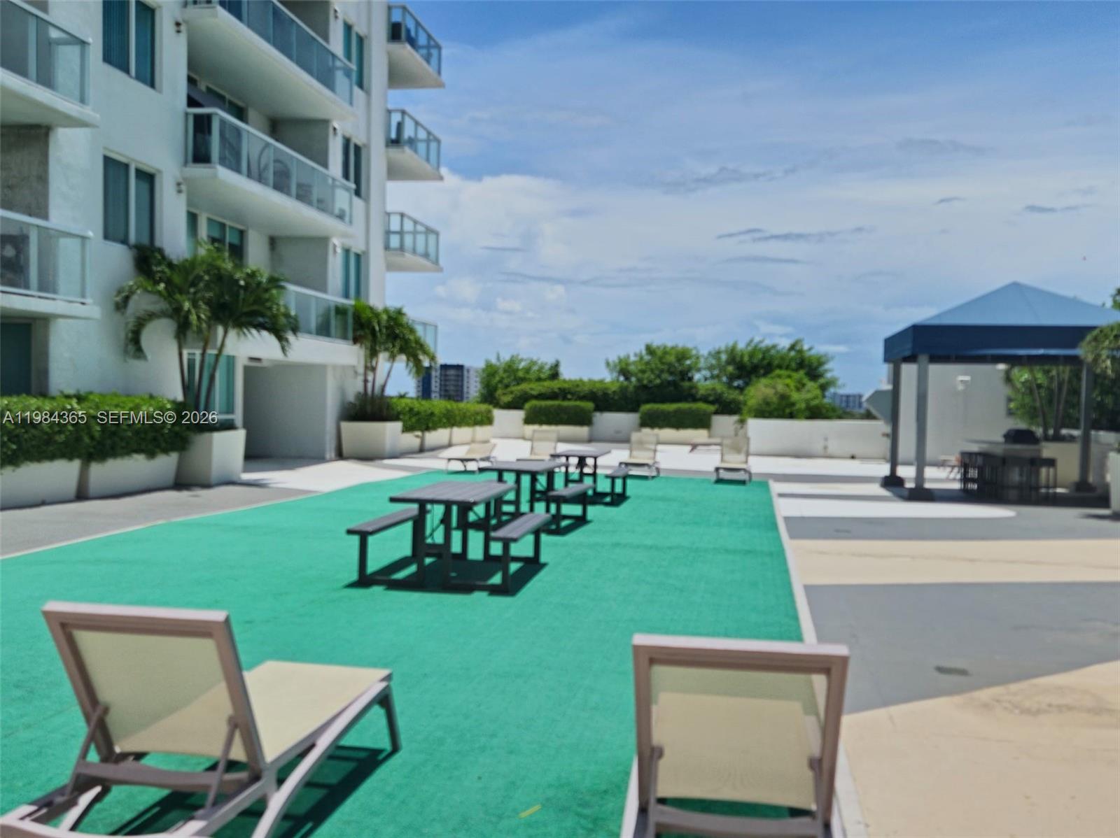 TERRAZAS RIVERPARK VILLAG - Residential