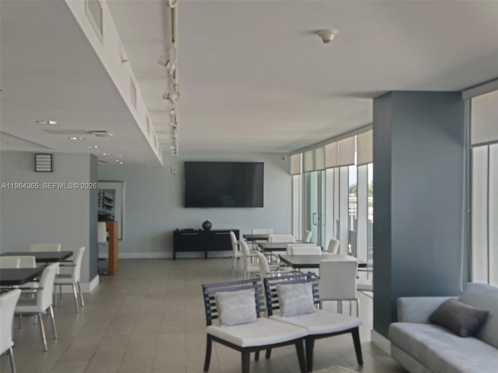 TERRAZAS RIVERPARK VILLAG - Residential