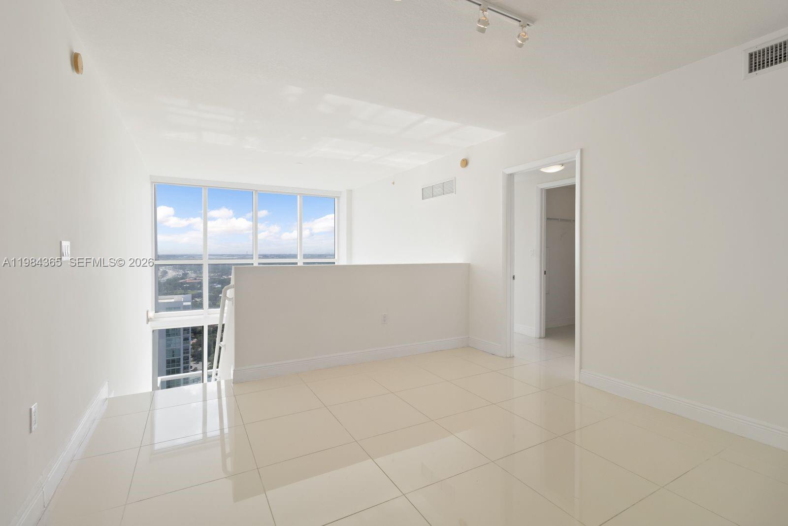 TERRAZAS RIVERPARK VILLAG - Residential