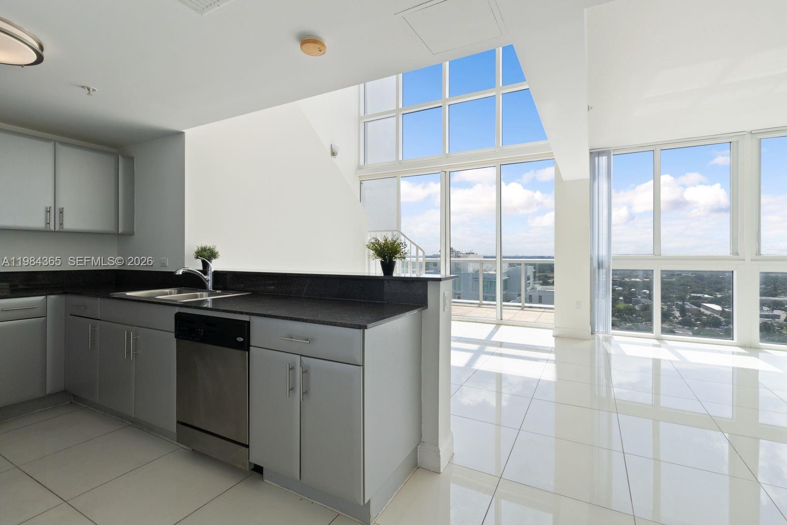 TERRAZAS RIVERPARK VILLAG - Residential