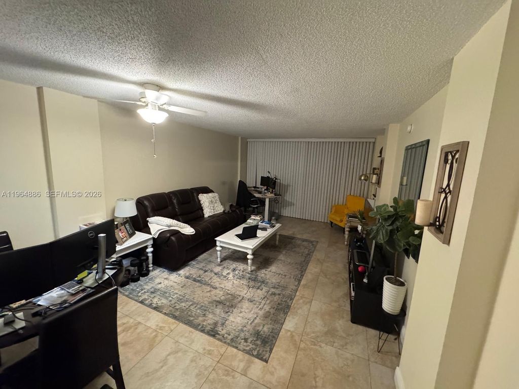 Photo of 116 Royal Park Dr #2D, Oakland Park, FL 33309 (MLS # A11964886)
