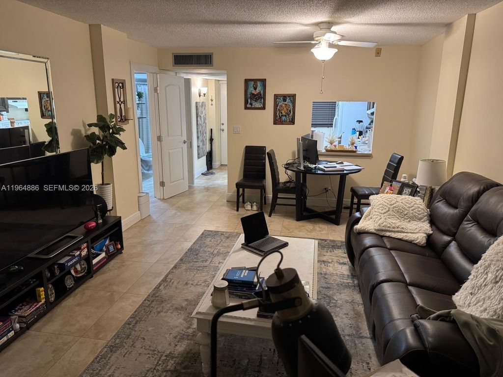 Photo of 116 Royal Park Dr #2D, Oakland Park, FL 33309 (MLS # A11964886)