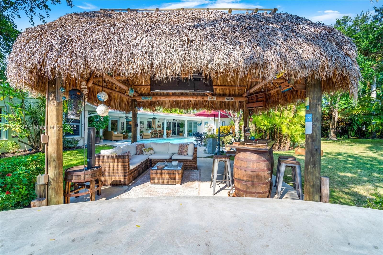 ROCK LAKE - Residential