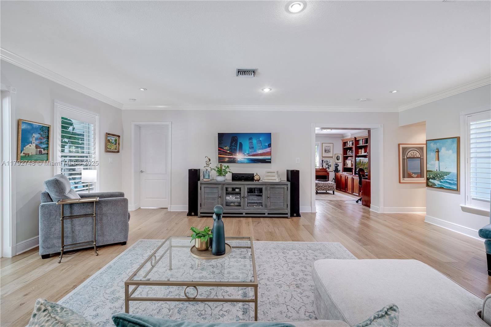 ROCK LAKE - Residential