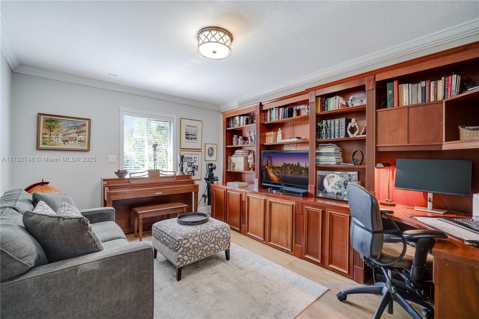 ROCK LAKE - Residential