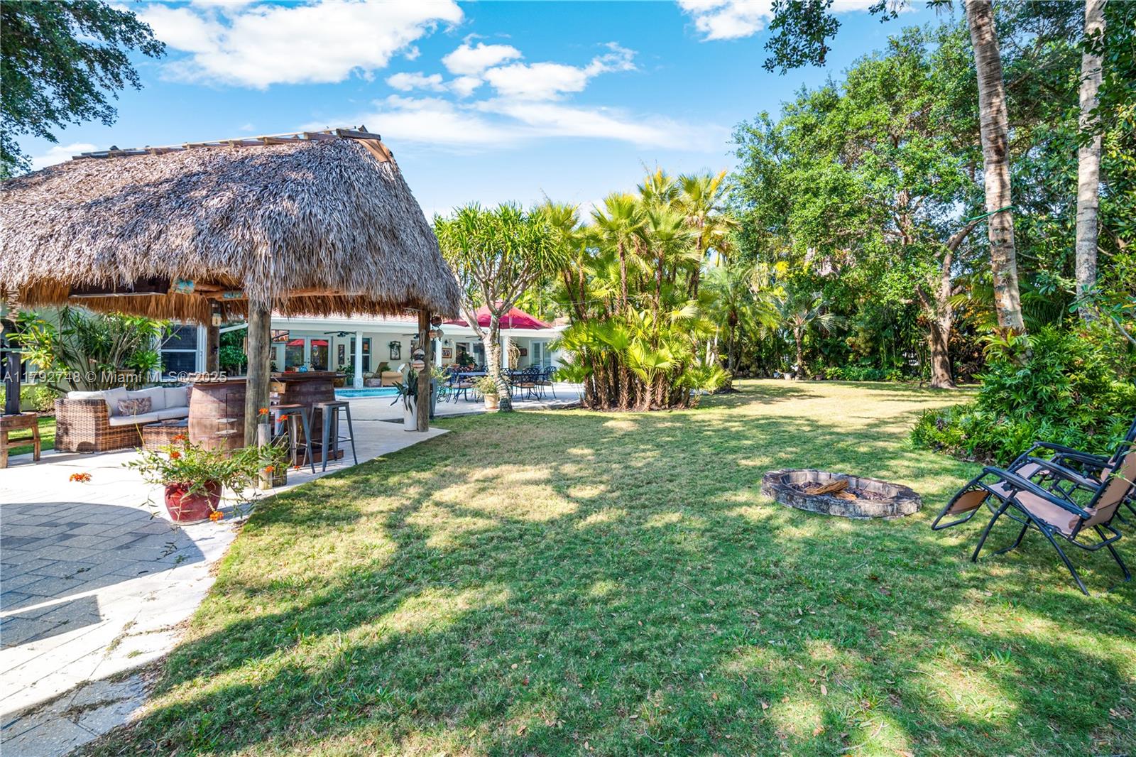 ROCK LAKE - Residential