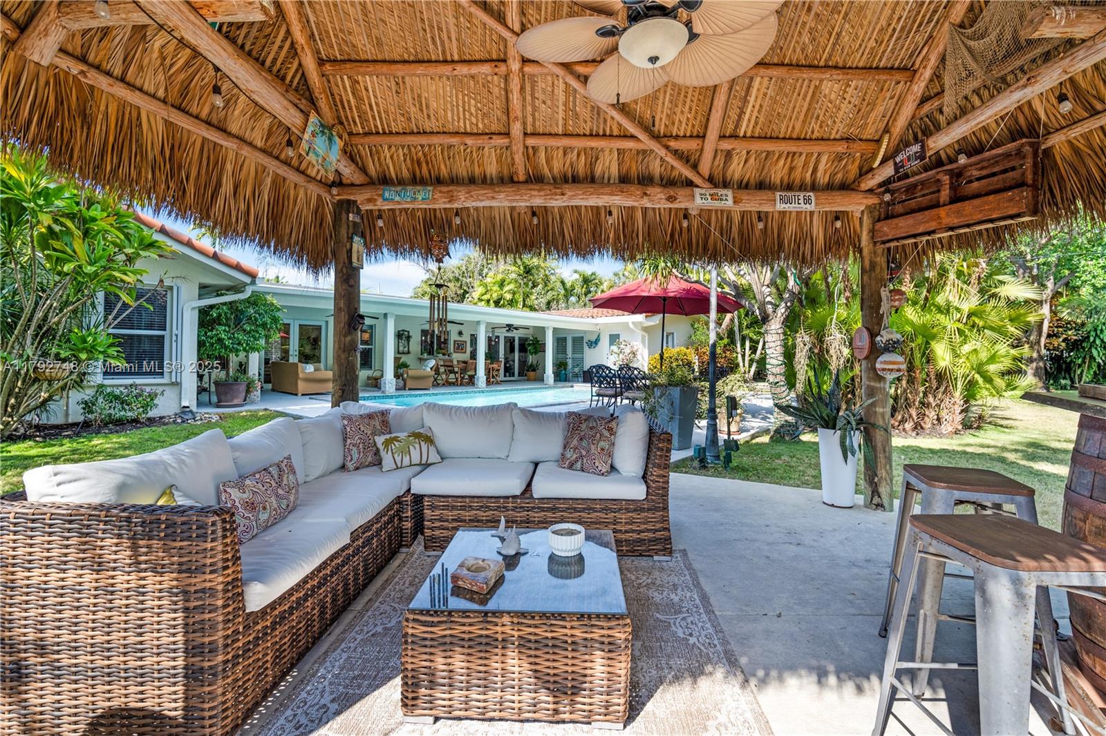 ROCK LAKE - Residential