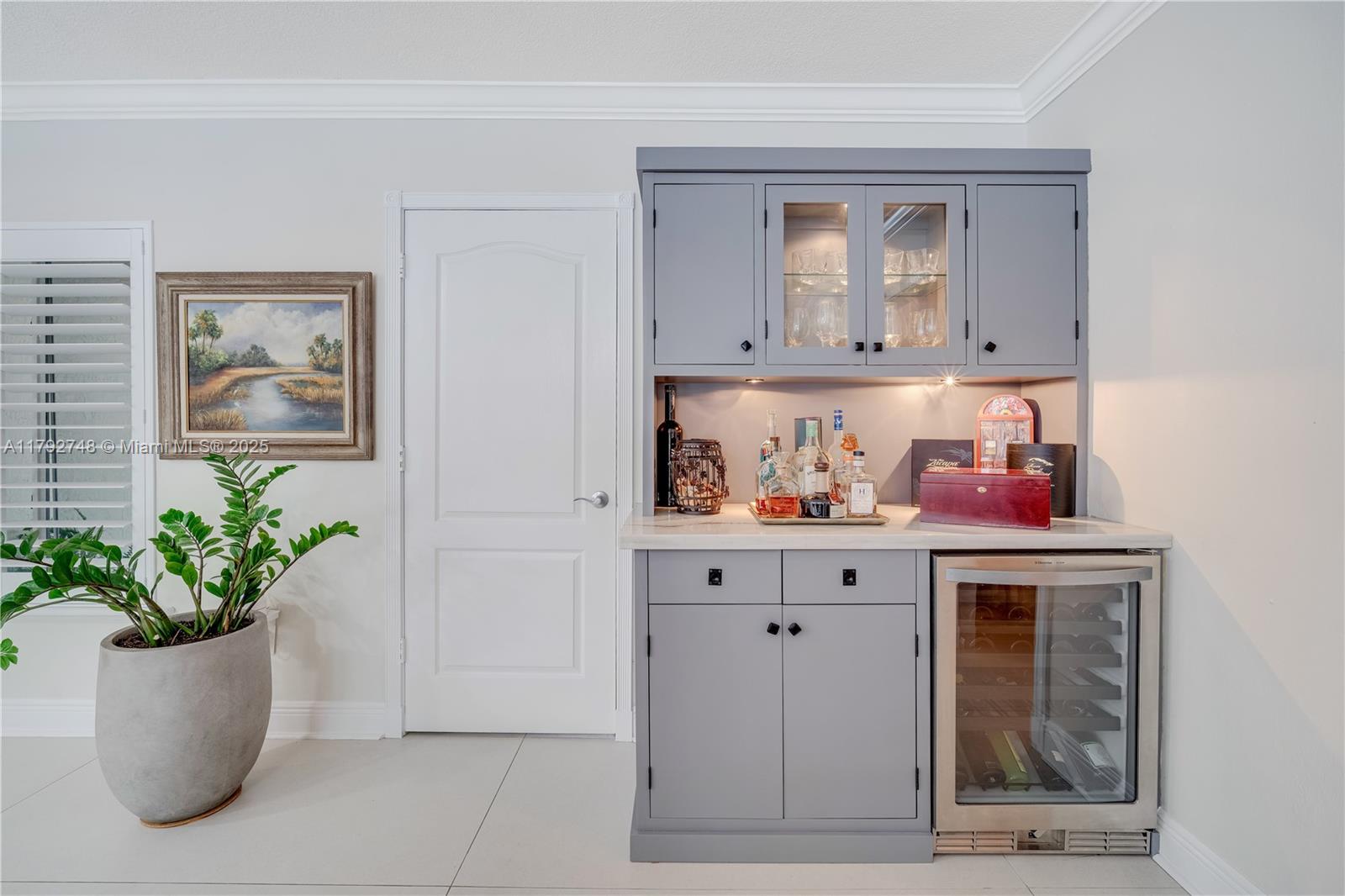 ROCK LAKE - Residential