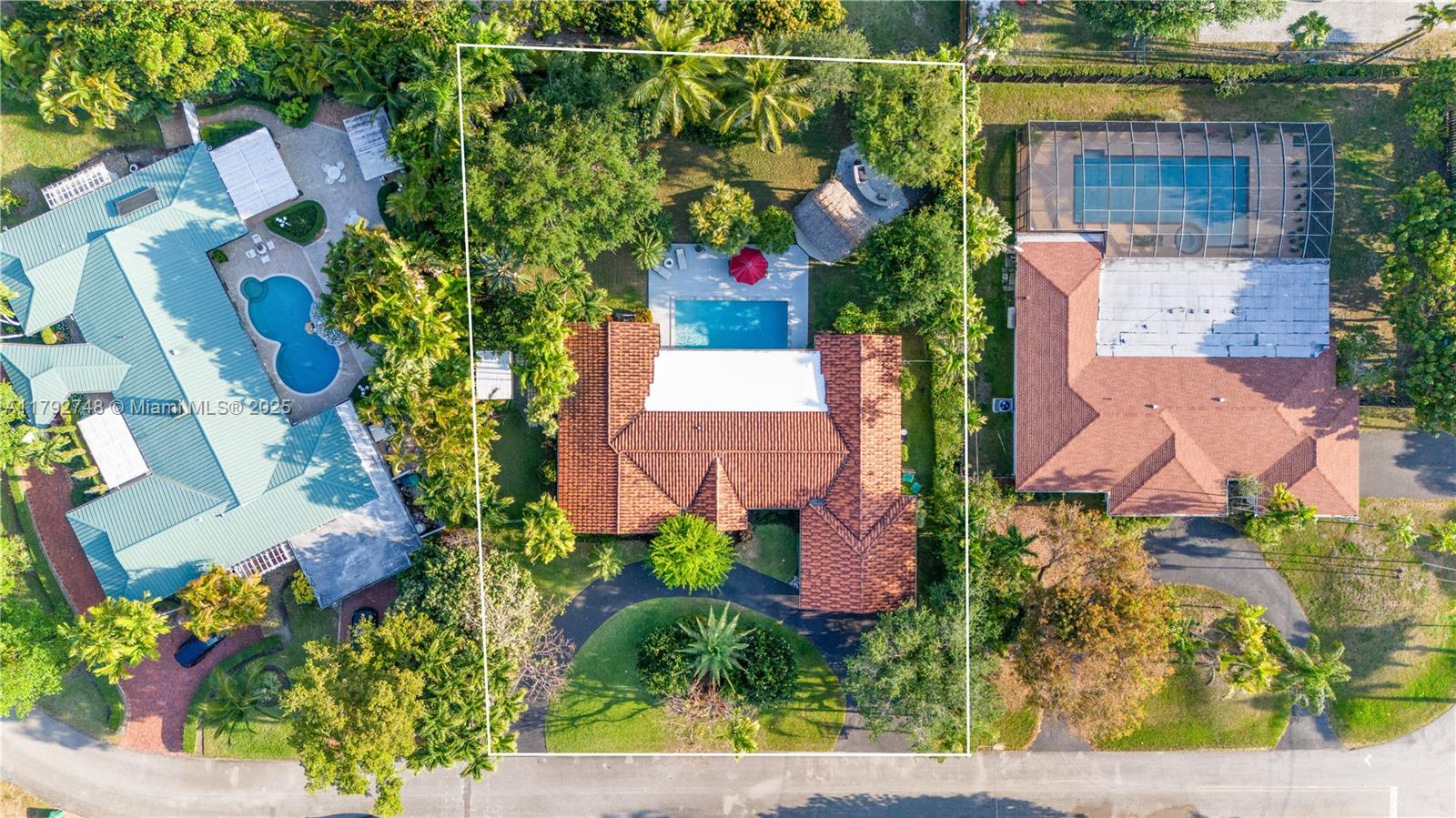 ROCK LAKE - Residential