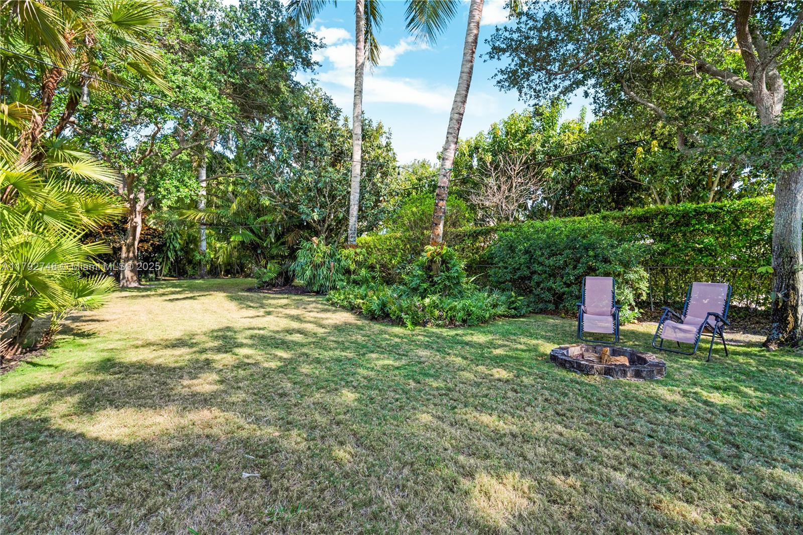 ROCK LAKE - Residential