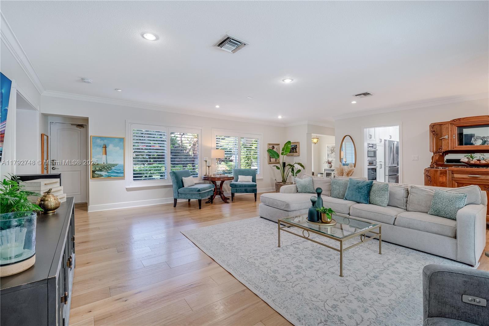 ROCK LAKE - Residential