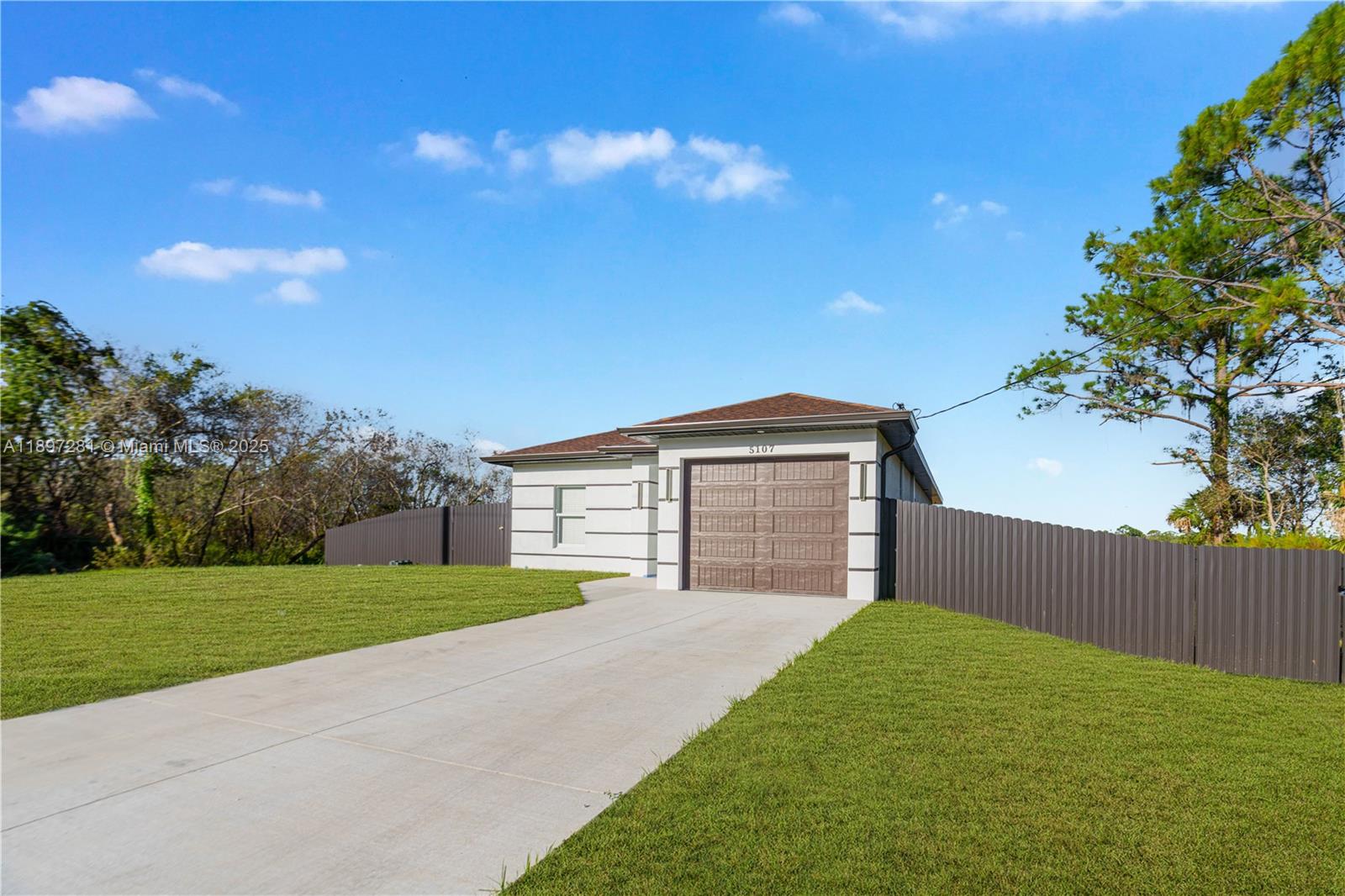 LEHIGH ACRES - Residential