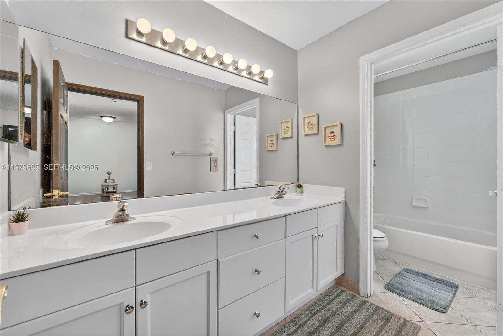 RIVIERA ISLES II - Residential