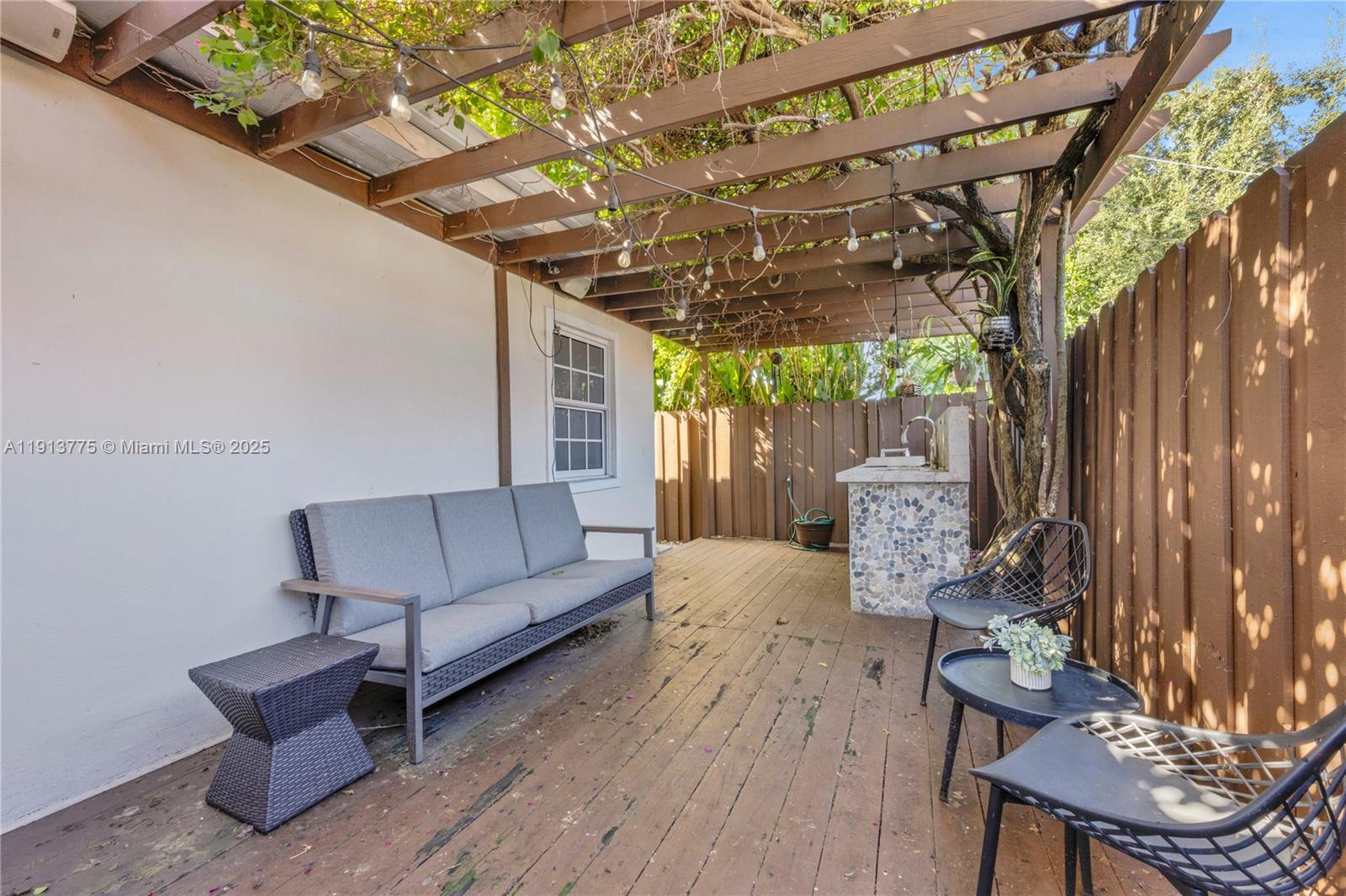 LE JEUNE PLACE - Residential