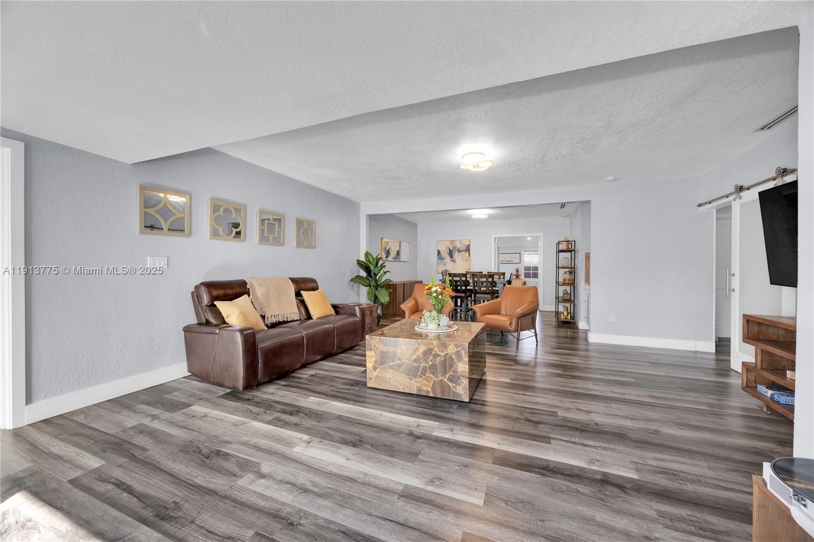 LE JEUNE PLACE - Residential