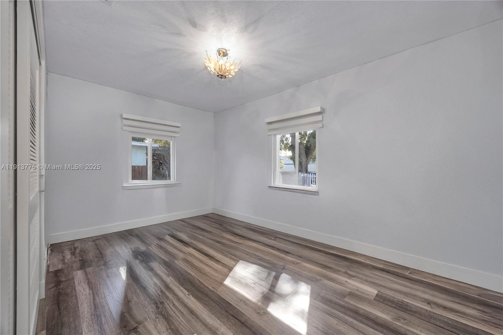 LE JEUNE PLACE - Residential