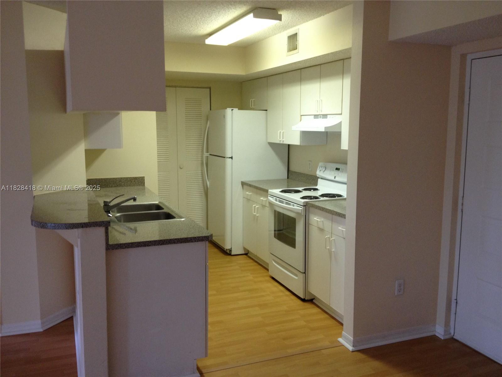 470 S Park Rd 7-308
