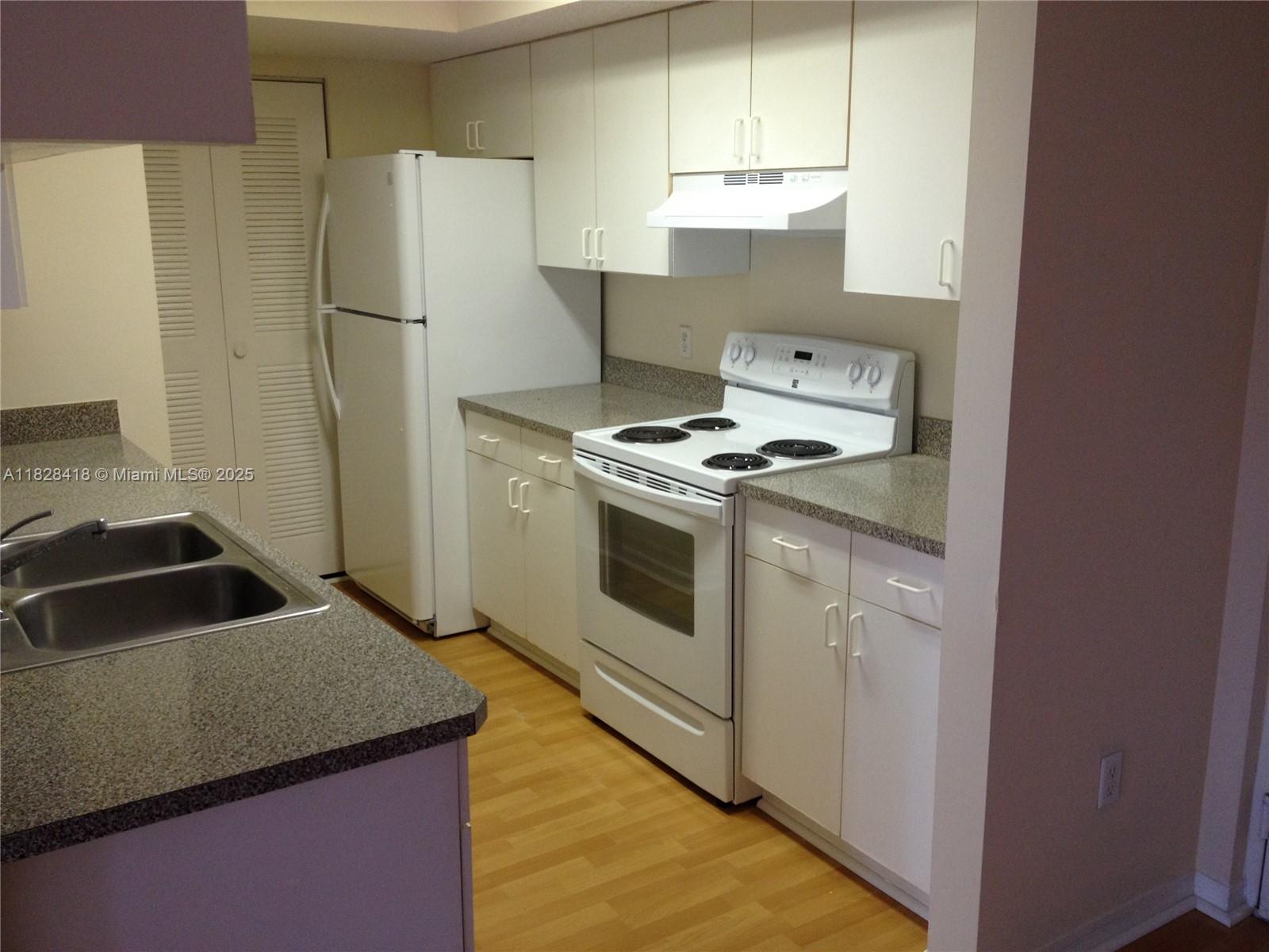 470 S Park Rd 7-308
