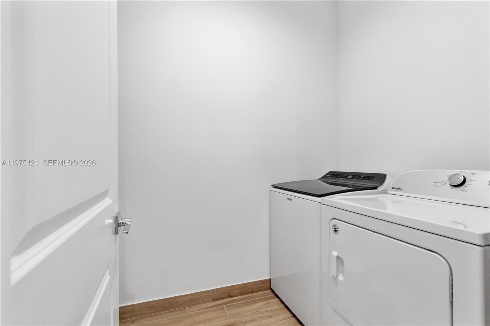 DOWNTOWN DORAL SOUTH PHAS - Residential Lease