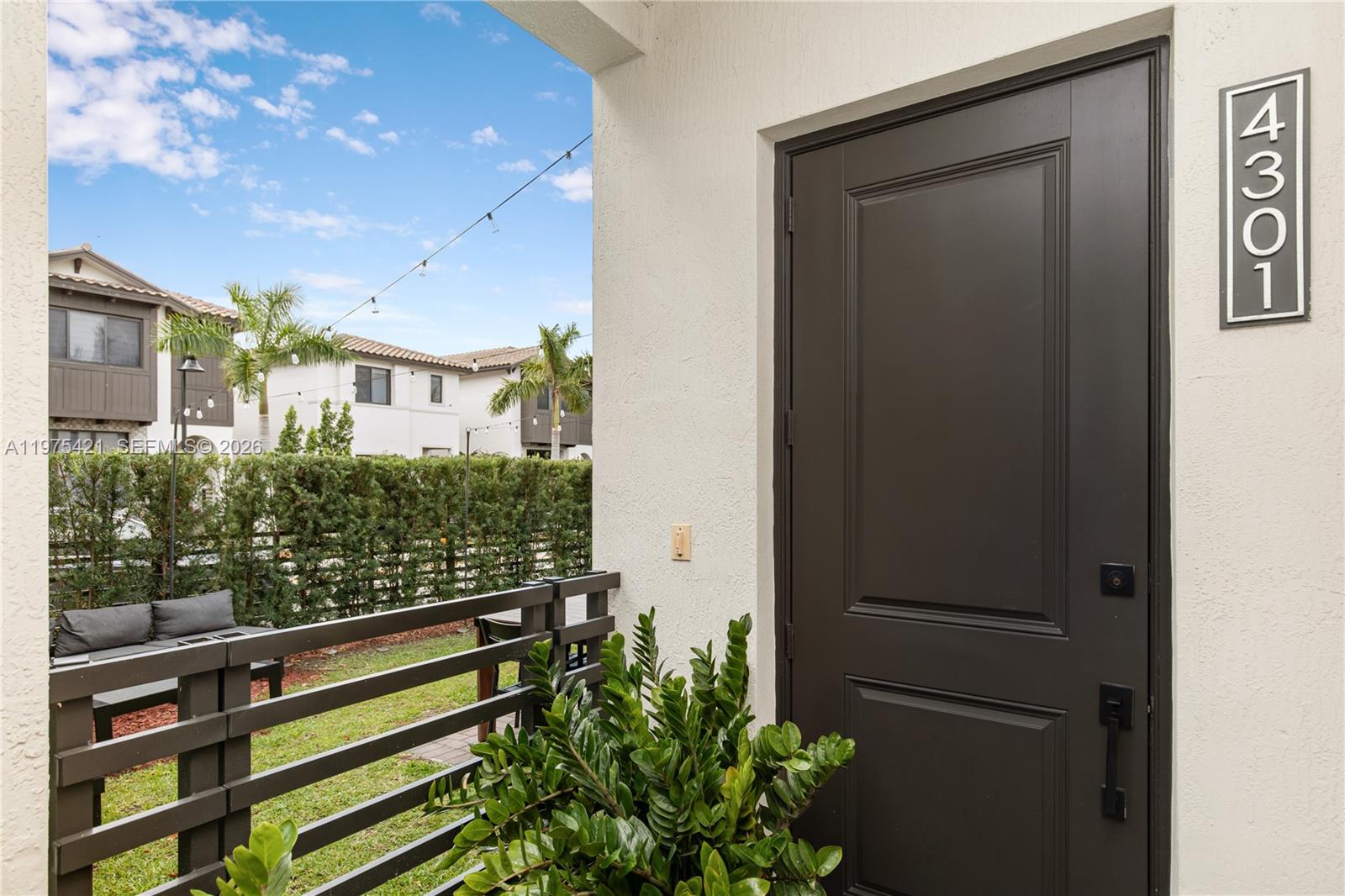 DOWNTOWN DORAL SOUTH PHAS - Residential Lease