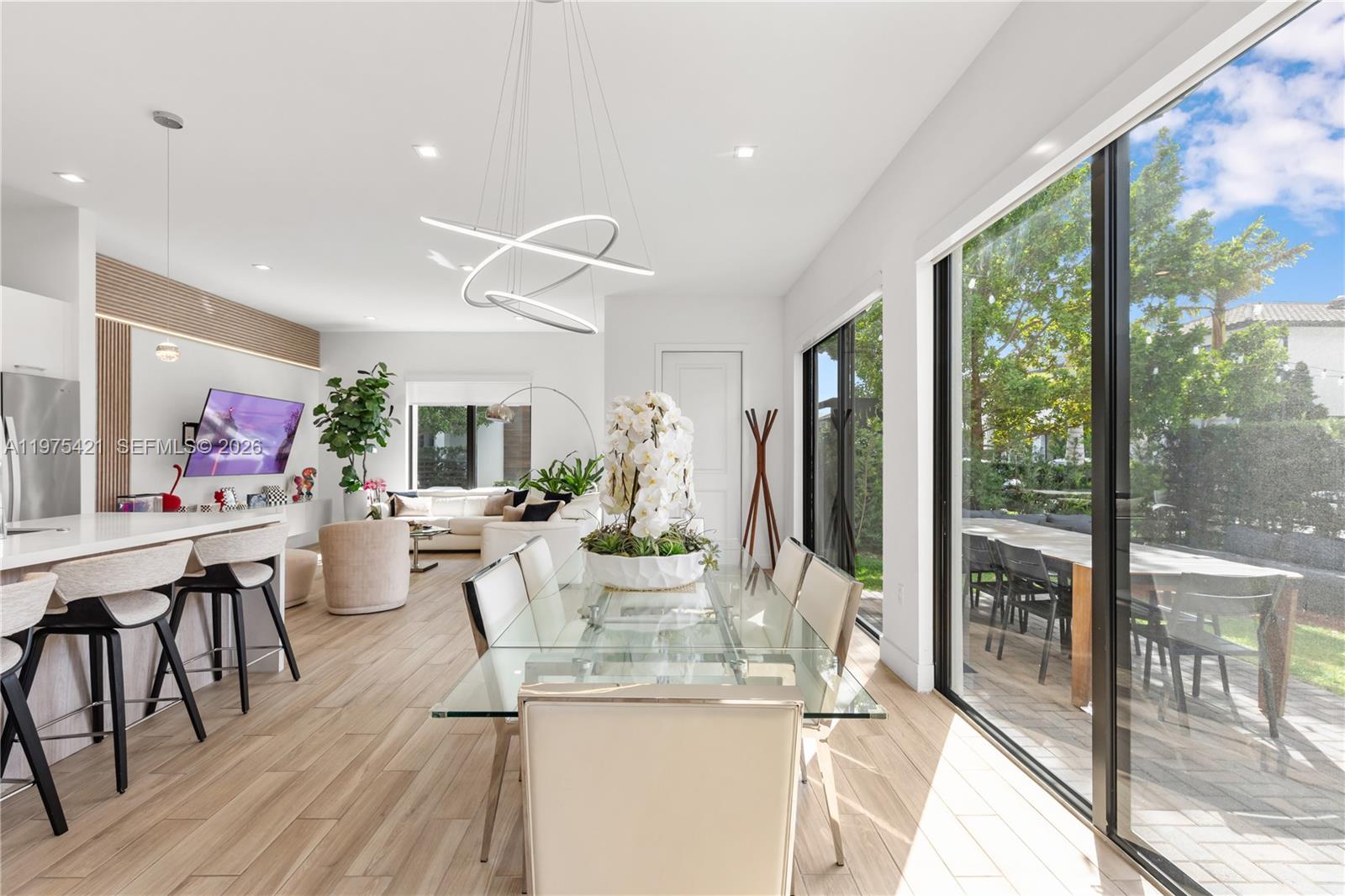 DOWNTOWN DORAL SOUTH PHAS - Residential Lease