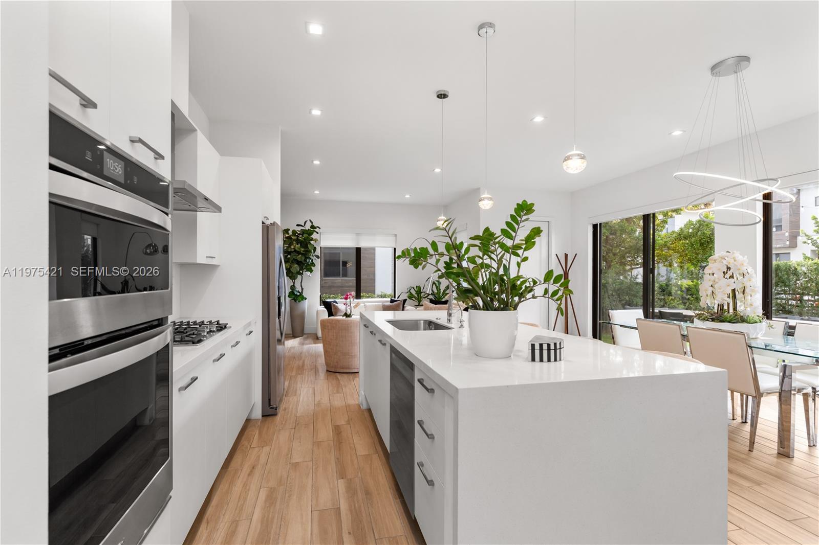 DOWNTOWN DORAL SOUTH PHAS - Residential Lease