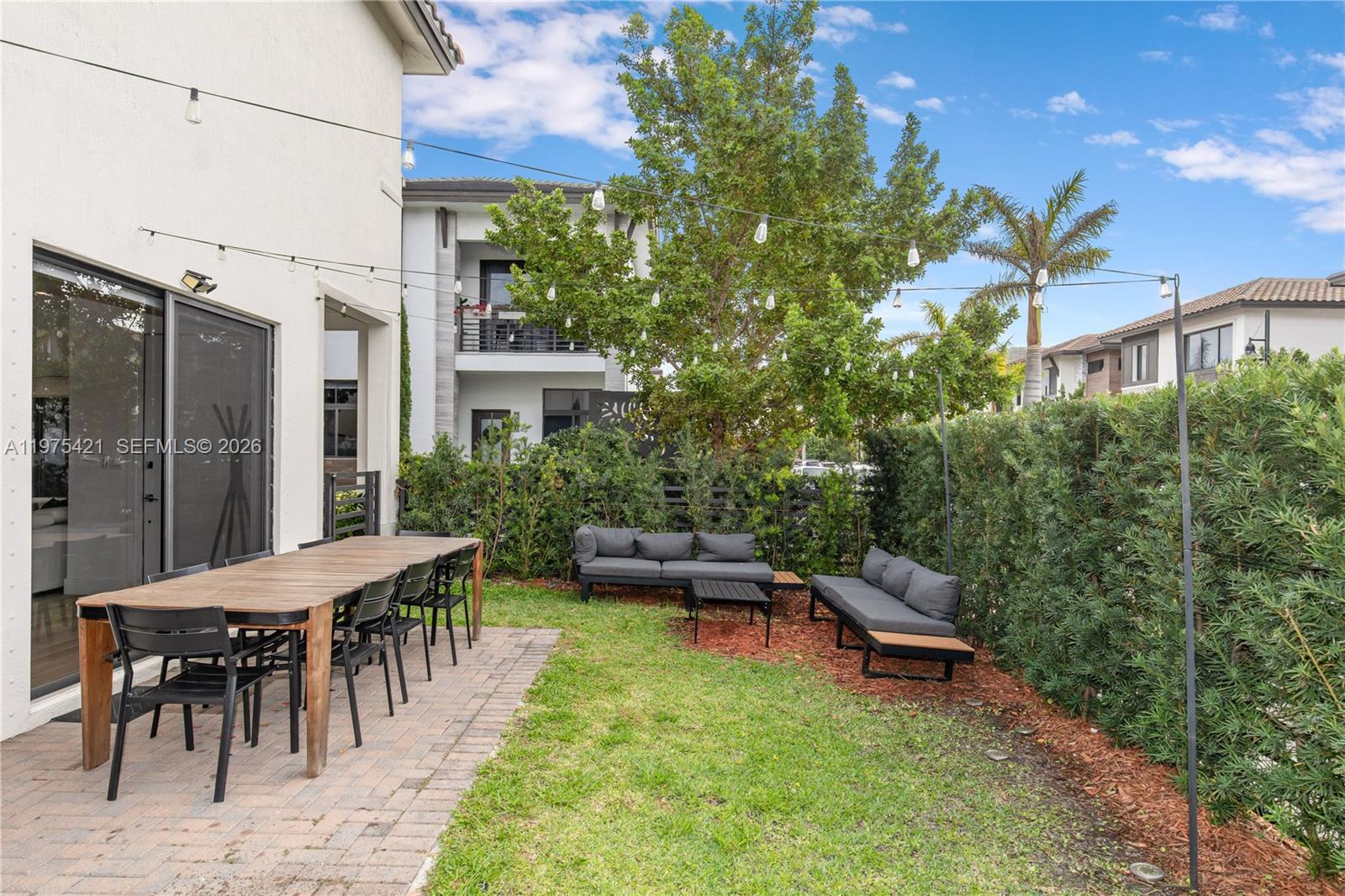 DOWNTOWN DORAL SOUTH PHAS - Residential Lease