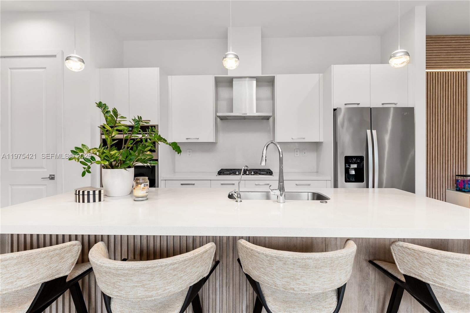 DOWNTOWN DORAL SOUTH PHAS - Residential Lease