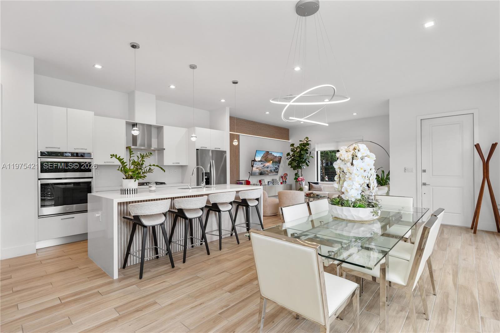 DOWNTOWN DORAL SOUTH PHAS - Residential Lease