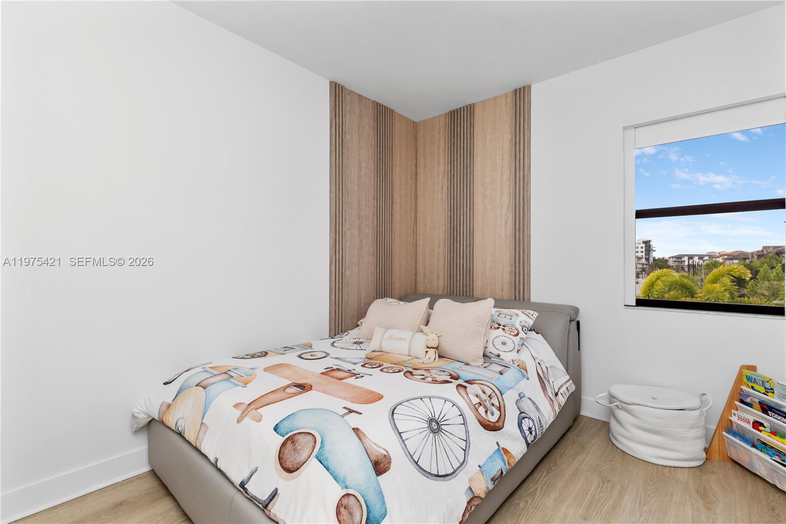 DOWNTOWN DORAL SOUTH PHAS - Residential Lease