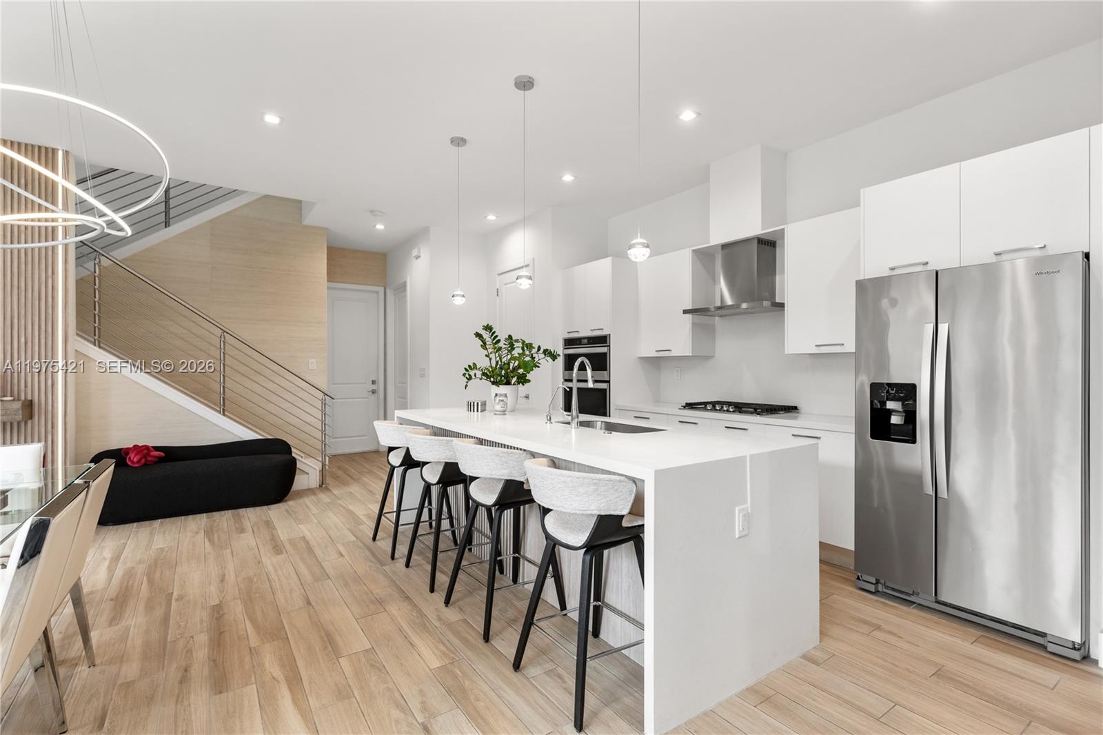 DOWNTOWN DORAL SOUTH PHAS - Residential Lease