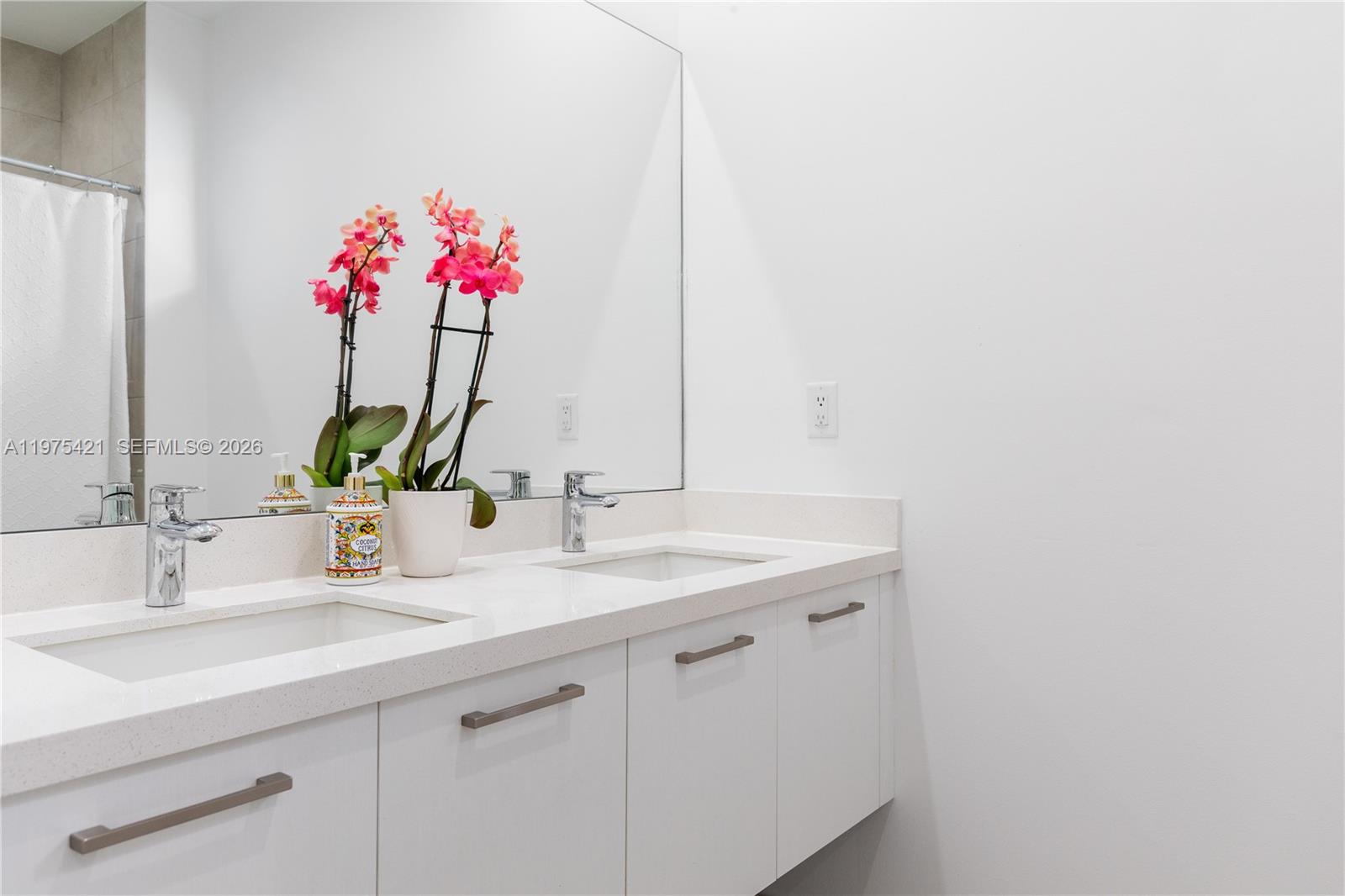 DOWNTOWN DORAL SOUTH PHAS - Residential Lease