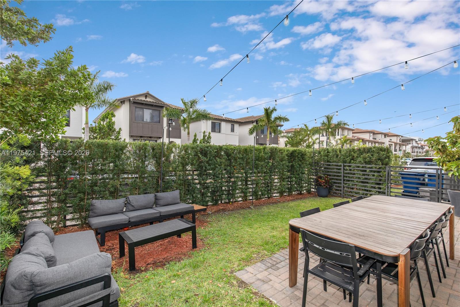 DOWNTOWN DORAL SOUTH PHAS - Residential Lease