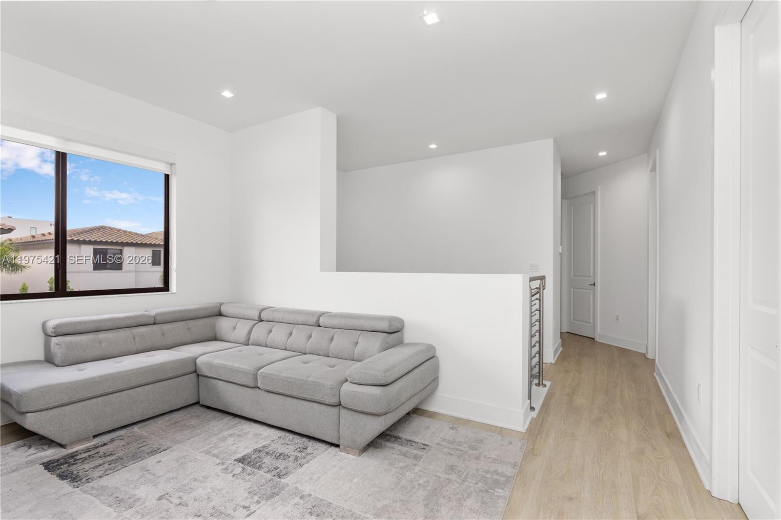 DOWNTOWN DORAL SOUTH PHAS - Residential Lease