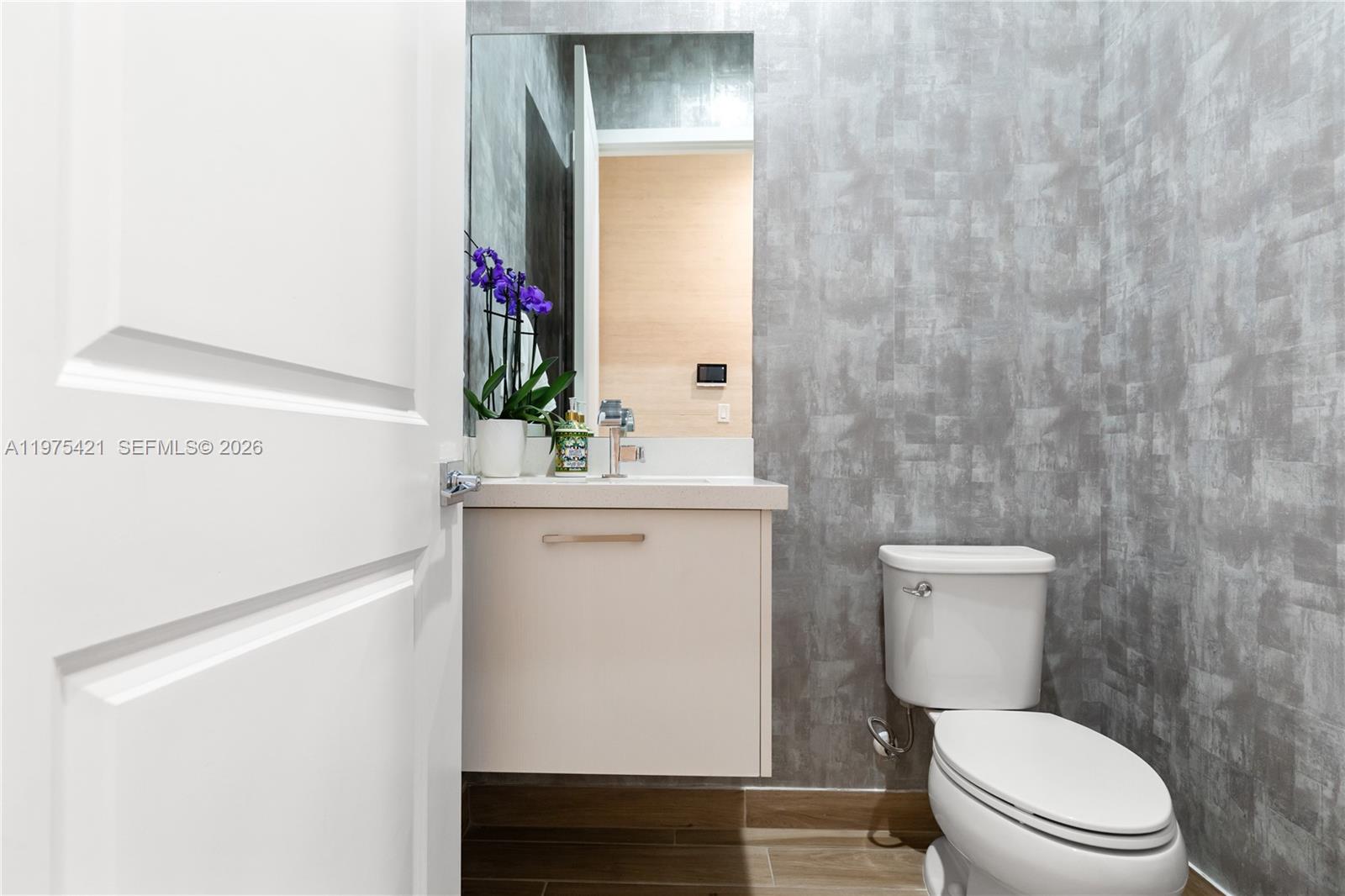 DOWNTOWN DORAL SOUTH PHAS - Residential Lease