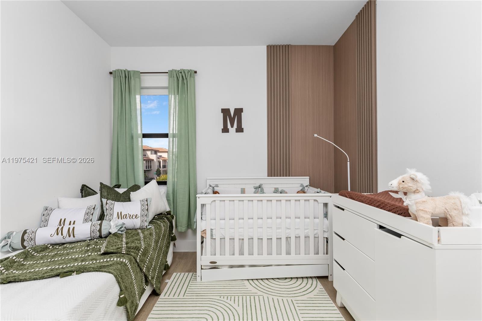 DOWNTOWN DORAL SOUTH PHAS - Residential Lease