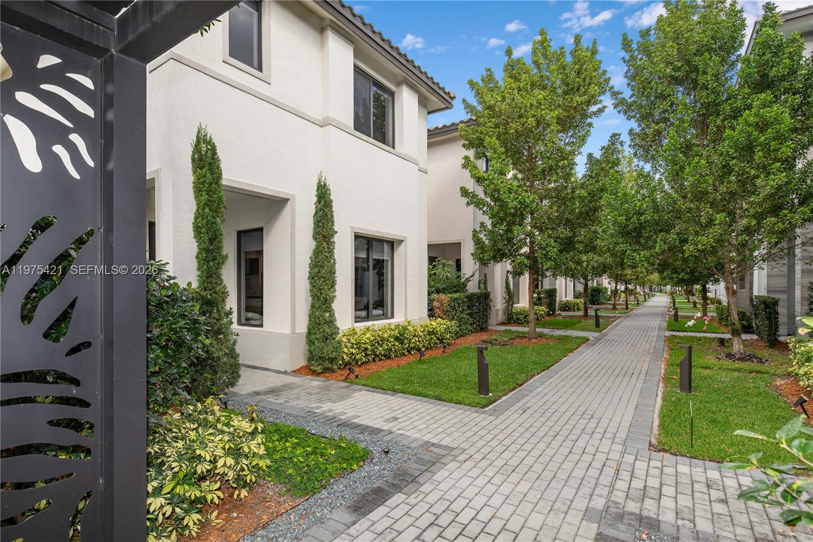 DOWNTOWN DORAL SOUTH PHAS - Residential Lease