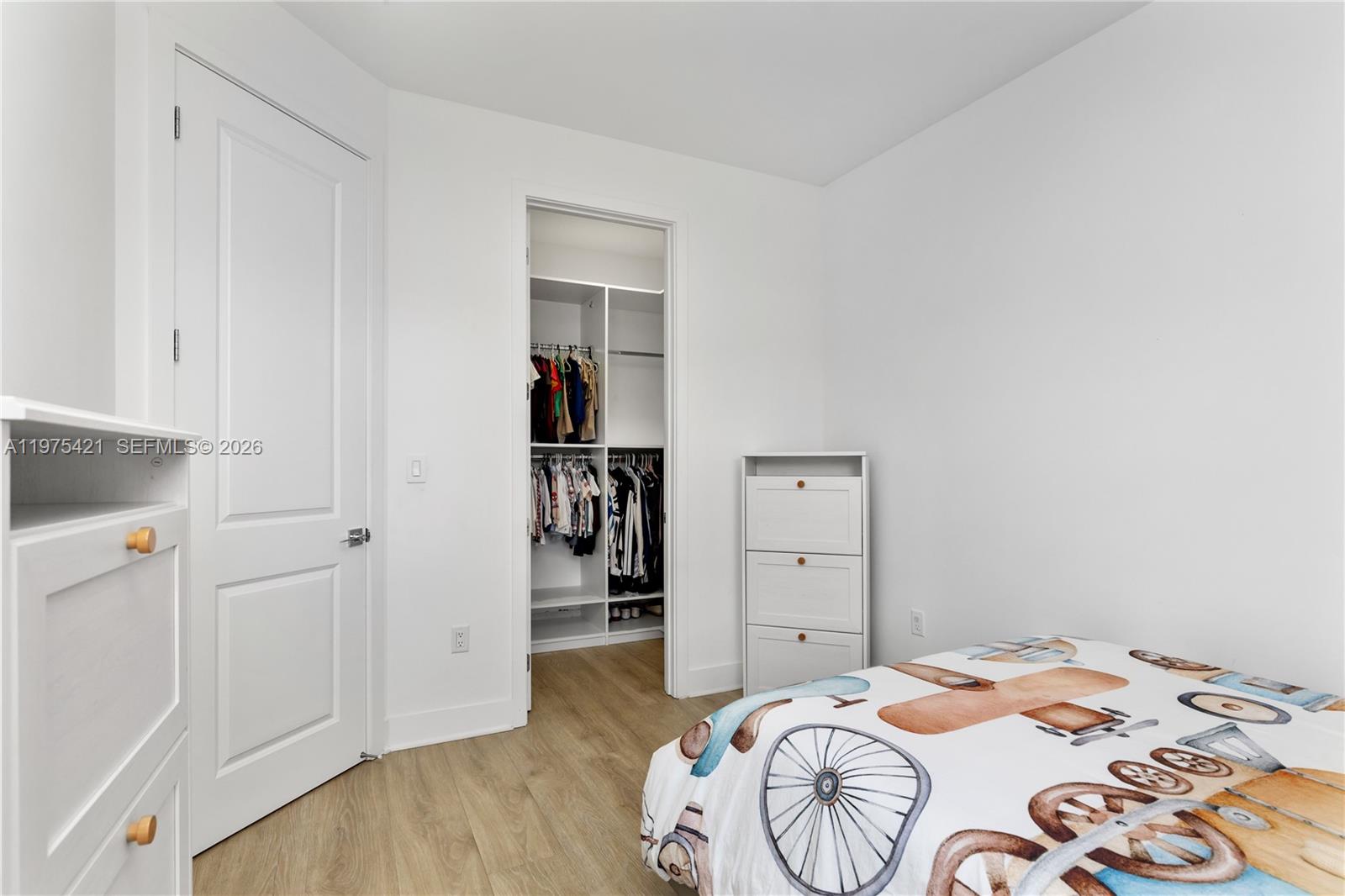 DOWNTOWN DORAL SOUTH PHAS - Residential Lease